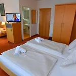 Motel55 - Nettes Mit Self Check-in In Villach, Warmbad 3*